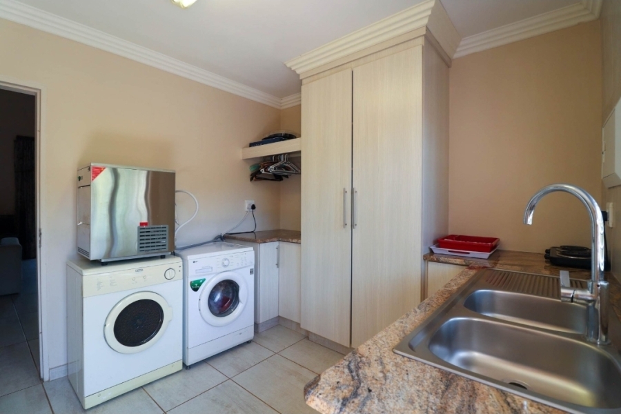 5 Bedroom Property for Sale in Protea Park North West